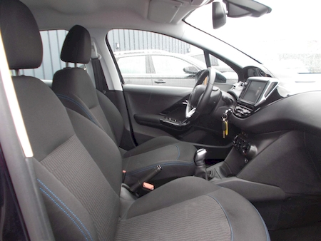 PEUGEOT 208 1.5 BLUEHDI 100 CV SIGNATURE 5 PORTES